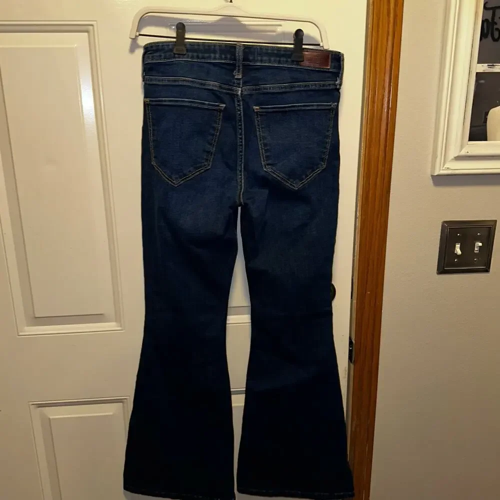 High rise hollister flare size 8 - Picture 3 of 5